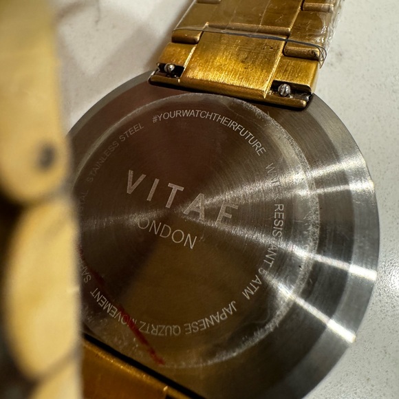 Vitae Elmington 44mm gold tone men’s watch - Picture 2 of 3